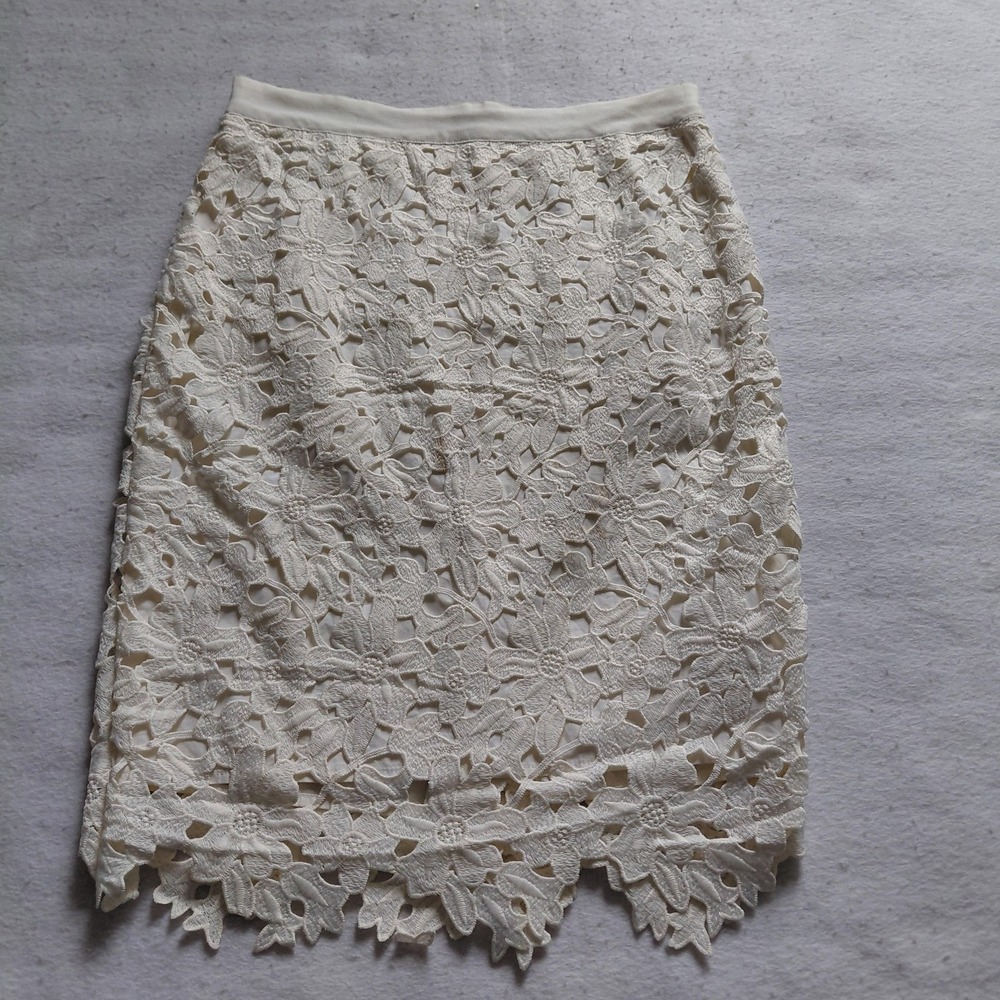 LOFT Floral Lace Pencil Skirt Womens Ivory Size 2 Lined Scalloped Hem Coquette